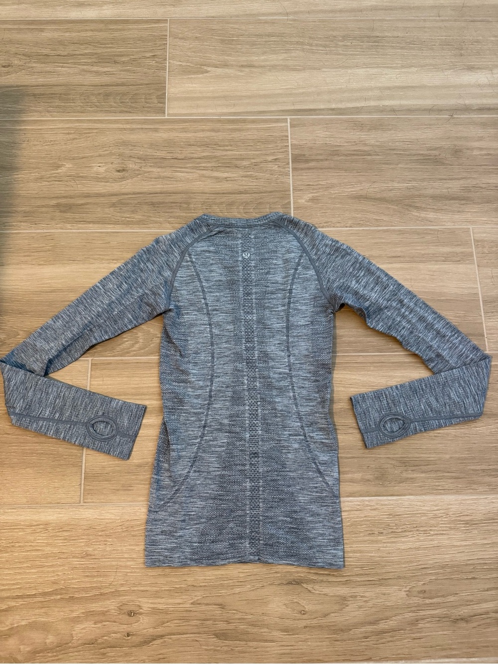 Lululemon Swiftly Tech Long Sleeve Crew in Slate/White